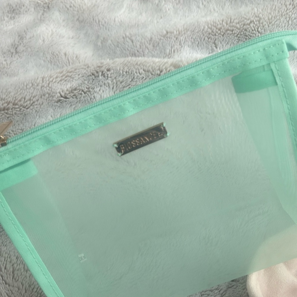 New Biossance eye cream and bag - Picture 4 of 8